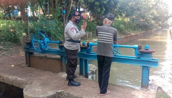 Antisipasi Banjir, Satuan Brimob Polda Jabar Instruksikan Pantau Debit Air