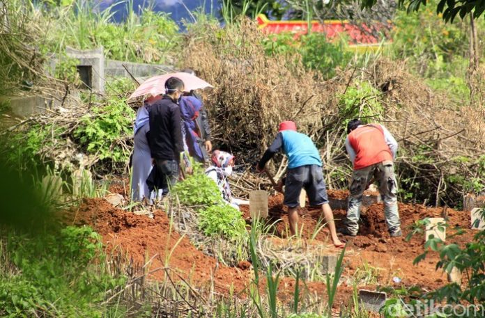 Suasana TPU Cikadut. (Foto : Riandy Hidayat - wartakini.co)