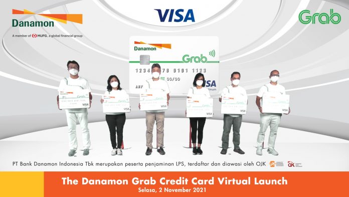 (Kiri - Kanan) Naoki Mizoguchi, Global Alliance Strategy Director PT Bank Danamon Indonesia Tbk; Lanny Hendra, Consumer Business Head PT Bank Danamon Indonesia Tbk; Yasushi Itagaki, Presiden Direktur PT Bank Danamon Indonesia Tbk; Neneng Goenadi, Country Managing Director Grab Indonesia; Riko Abdurrahman, Presiden Direktur PT Visa Worldwide Indonesia; serta Kertapradana, Director of Partnership and Business Development Grab Indonesia, berfoto bersama dalam acara Peluncuran Virtual Kartu Kredit Danamon Grab yang bertema #Bisalah #JadiDiriGue (Selasa 02/11/2021)