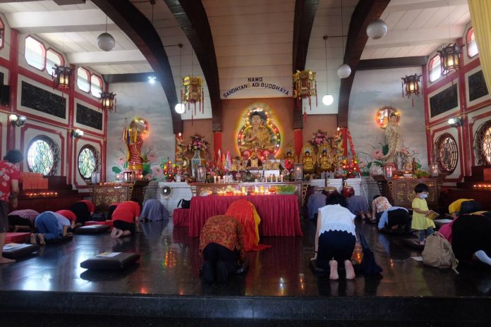 Kondusif, Umat Buddha Kota Bandung Rayakan Waisak dengan Khidmat