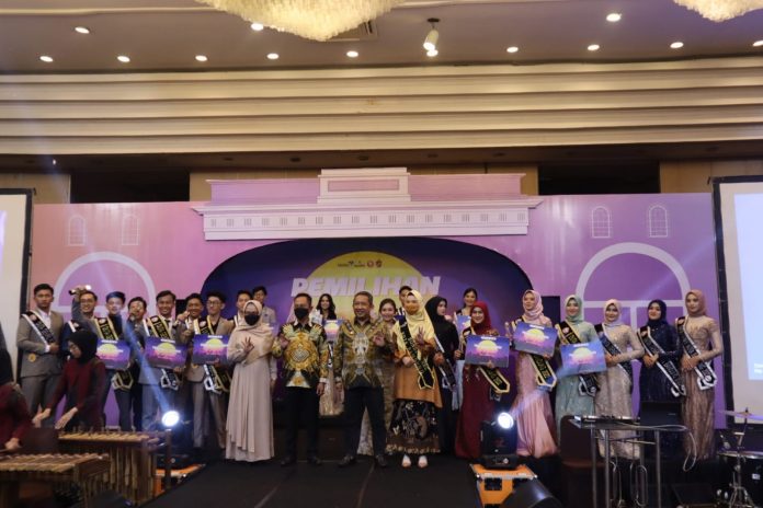 Foto Bersama Finalis Duta Genre 2022. (Foto : Riandy Hidayat)