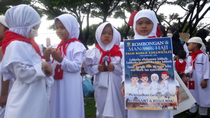 Implementasikan Belajar Merdeka, Ribuan Anak PAUD Ikuti Simulasi Manasik Haji