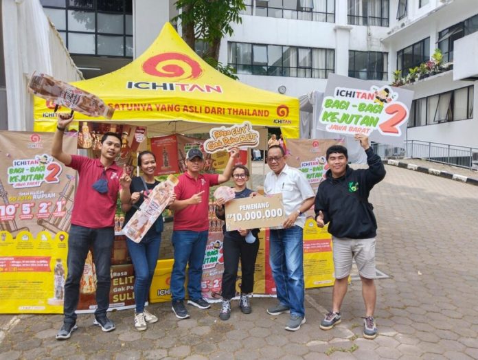 Beli ICHITAN BROWN SUGAR MILK saat Car Free Day, Ibu Yuke Adisiti Mendapatkan Hadiah Senilai 10 Juta Rupiah