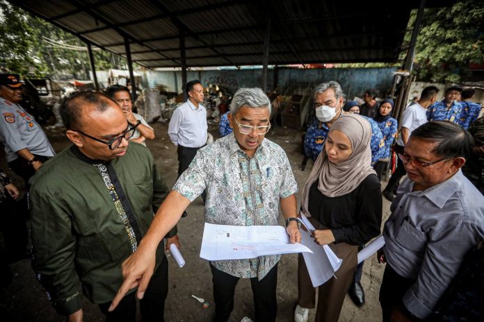 174861000888-100-hari-farhan-erwin-penanganan-banjir-pemberantasan-minol-hingga-sampah-terus-berproses