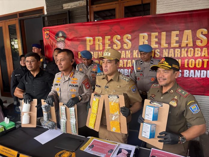 175377886413-pemkot-apresiasi-kinerja-polrestabes-bandung-ungkap-peredaran-1-2-juta-butir-obat-terlarang