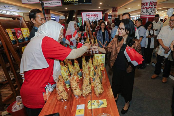 175465877713-pasar-kreatif-bandung-2025-resmi-dibuka-pemkot-gandeng-8-mal-dan-331-pelaku-usaha