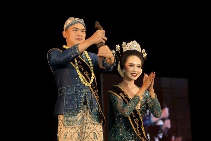 176018400120-assyifa-dan-fauzan-jadi-mojang-jajaka-kota-bandung-2025